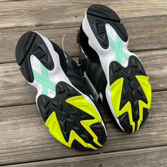 Adidas Men Athletic Shoes Black Lace Up Torsion Ru - Picture 11 of 12